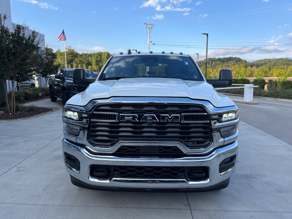 Used 2025 RAM 3500 Tradesman w/ Chrome Appearance Group AWD/4WD image 31