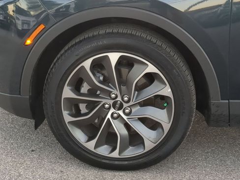 Used 2023 Lincoln Nautilus Reserve w/ Luxury Package image 9