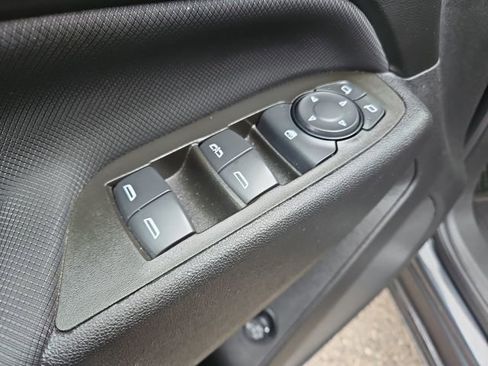 Used 2023 Chevrolet Equinox RS image 11