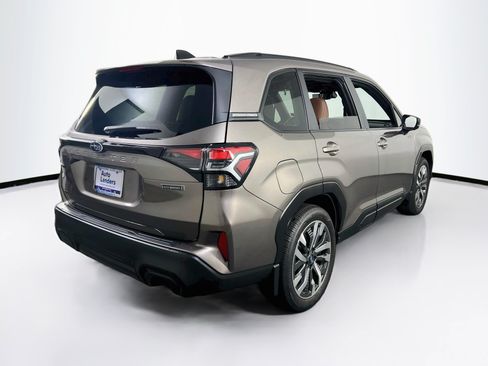 Used 2025 Subaru Forester Touring w/ Protection Package (1PH) AWD/4WD image 5