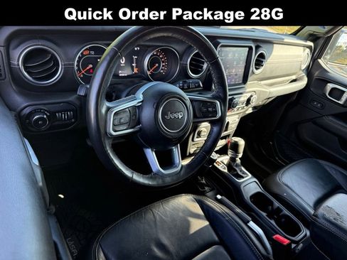 Used 2019 Jeep Wrangler Unlimited Sahara AWD/4WD image 3