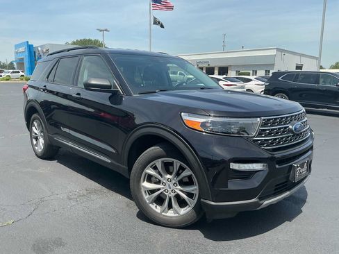 Used 2022 Ford Explorer XLT w/ Equipment Group 202A AWD/4WD image 1