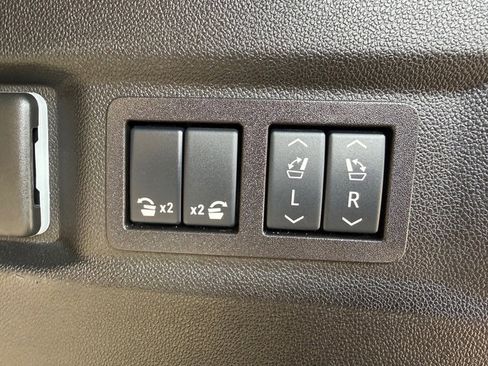 Used 2025 GMC Yukon Denali image 22