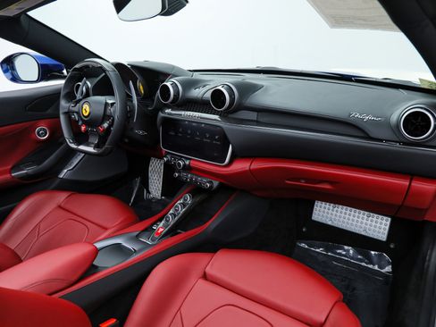 Certified 2019 Ferrari Portofino image 30