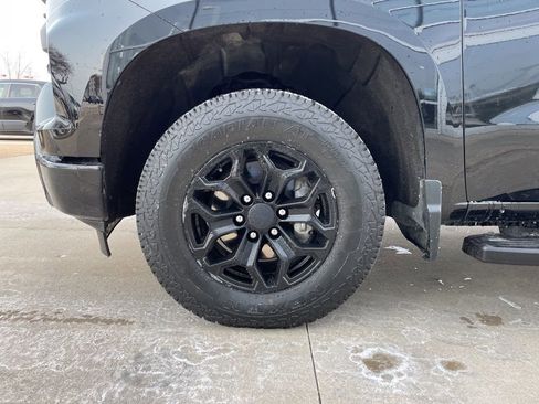 Used 2023 Chevrolet Silverado 1500 Custom image 15