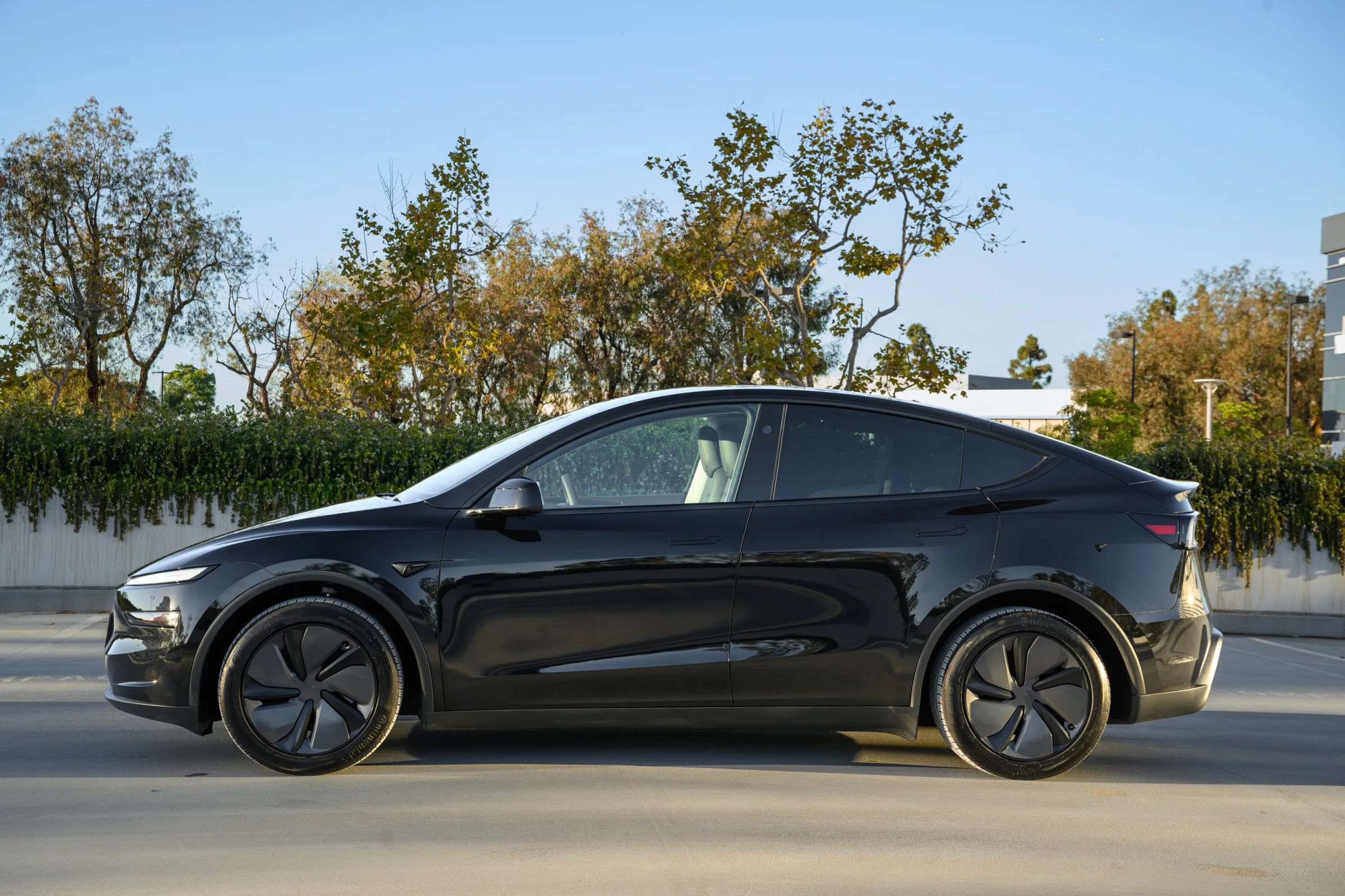 Used 2026 Tesla Model Y AWD image 2