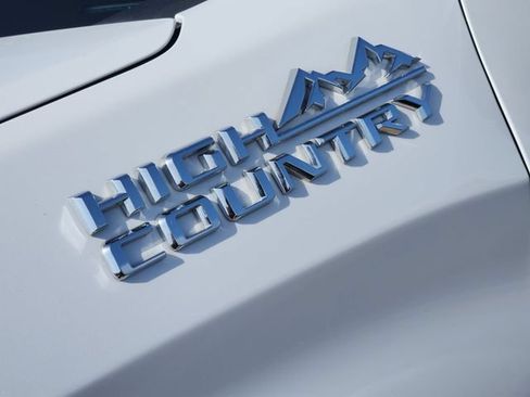 Used 2022 Chevrolet Silverado 1500 High Country w/ High Country Premium Package AWD/4WD image 10