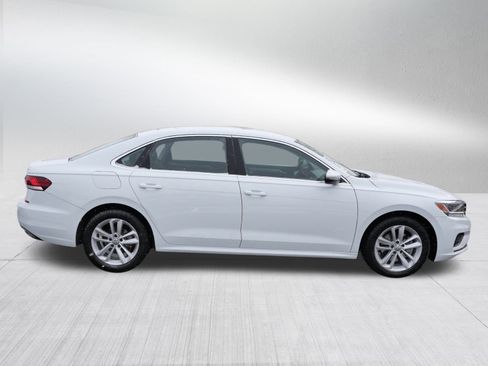 Certified 2020 Volkswagen Passat 2.0T SE image 8