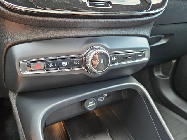 Certified 2026 Volvo EX40 Ultra AWD/4WD image 26