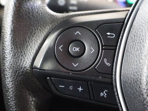 Used 2018 Toyota Camry LE image 18