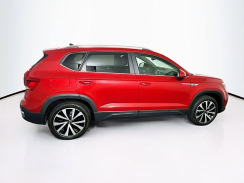 Used 2022 Volkswagen Taos SE w/ Panoramic Sunroof Package image 10
