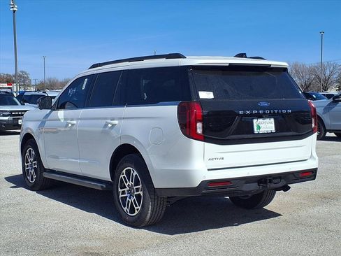 New 2026 Ford Expedition Active image 6