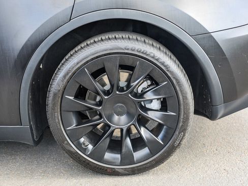 Used 2020 Tesla Model Y Long Range AWD/4WD image 27