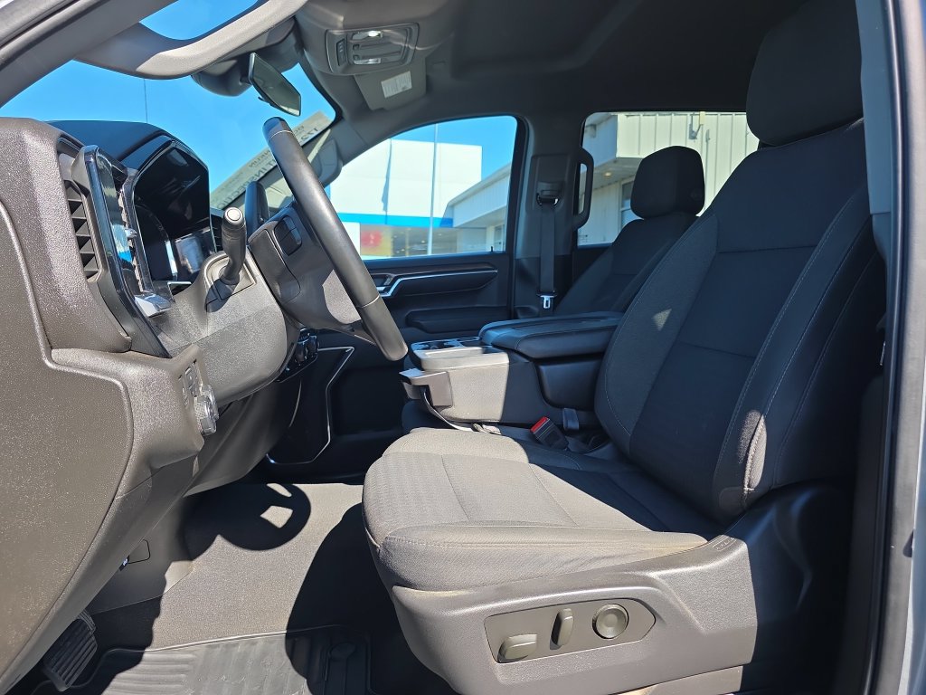 Used 2023 Chevrolet Silverado 1500 LT AWD/4WD image 12