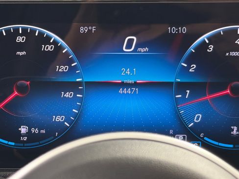 Used 2022 Mercedes-Benz GLB 250 w/ Premium Package Lite image 23