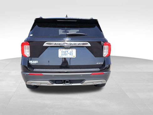 Used 2021 Ford Explorer XLT w/ Equipment Group 202A AWD/4WD image 19