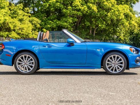 Used 2017 FIAT 124 Spider Lusso RWD image 7