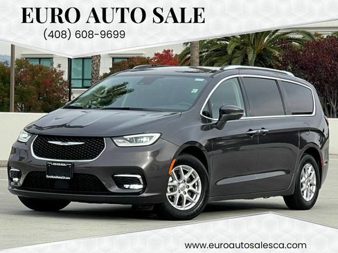 Used 2021 Chrysler Pacifica Touring-L image 1