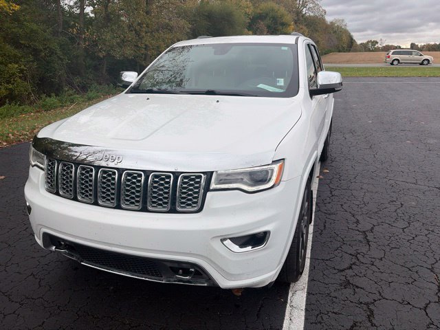 Used 2018 Jeep Grand Cherokee Overland AWD/4WD image 5
