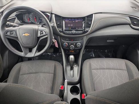 Used 2020 Chevrolet Trax LT FWD image 16