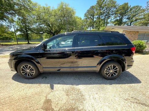 Used 2017 Dodge Journey SE w/ Flexible Seating Group image 15