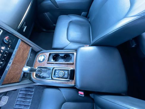 Used 2023 Nissan Armada SL w/ Captain's Chairs Package image 21