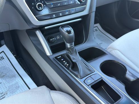 Used 2016 Hyundai Sonata SE FWD image 19