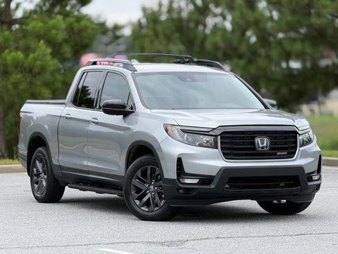 Used 2021 Honda Ridgeline Sport image 13
