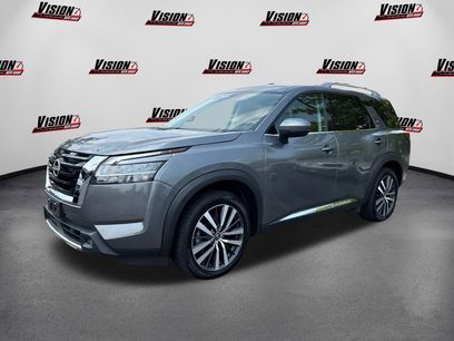 Used 2022 Nissan Pathfinder Platinum w/ Cargo Package
