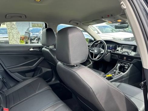 Used 2024 Volkswagen Jetta SE FWD image 15