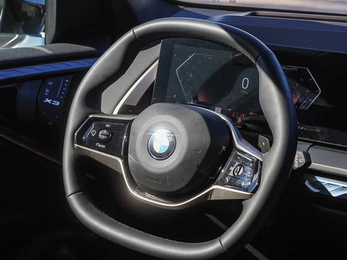 Used 2025 BMW X3 xDrive30i image 15