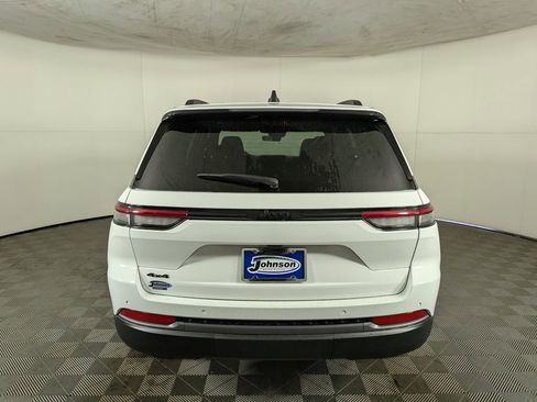 New 2026 Jeep Grand Cherokee Limited w/ Limited Altitude Package AWD/4WD image 8