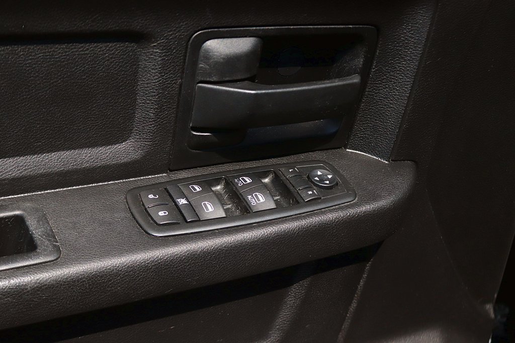 Used 2015 RAM 1500 Express AWD/4WD image 13