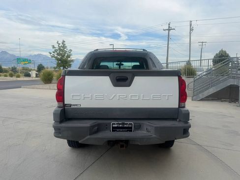 Used 2002 Chevrolet Avalanche 4x4 w/ Convenience Pkg image 4