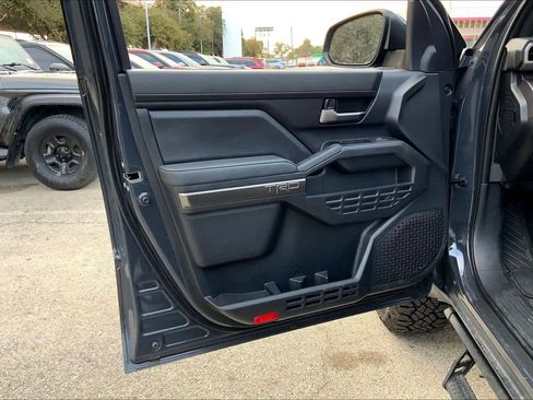 Used 2025 Toyota Tacoma TRD Sport AWD/4WD image 22