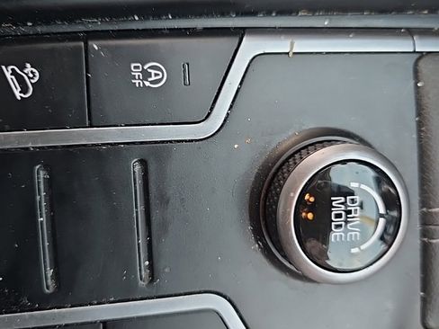 Certified 2023 Kia Sorento LX image 18