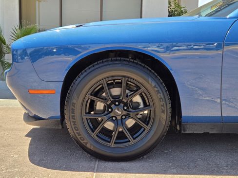 Used 2021 Dodge Challenger SXT RWD image 5