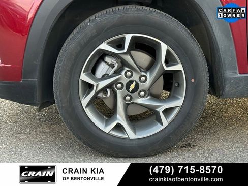 Used 2025 Chevrolet Trax LT w/ LT Convenience Package image 34