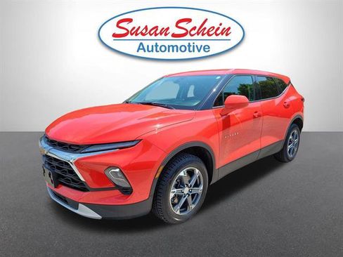 Used 2025 Chevrolet Blazer LT AWD/4WD image 1