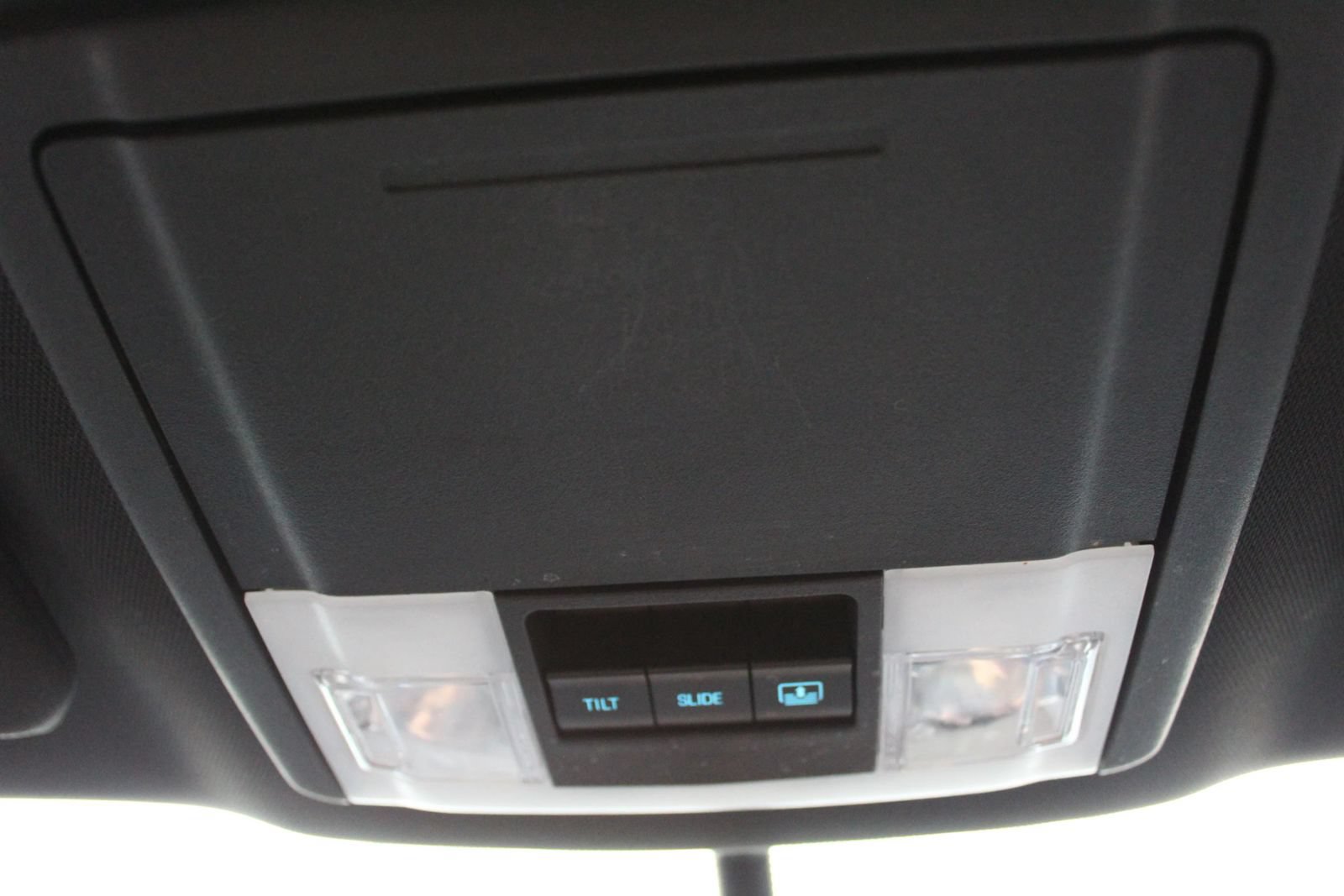Used 2018 Ford Explorer XLT w/ Equipment Group 202A FWD image 27