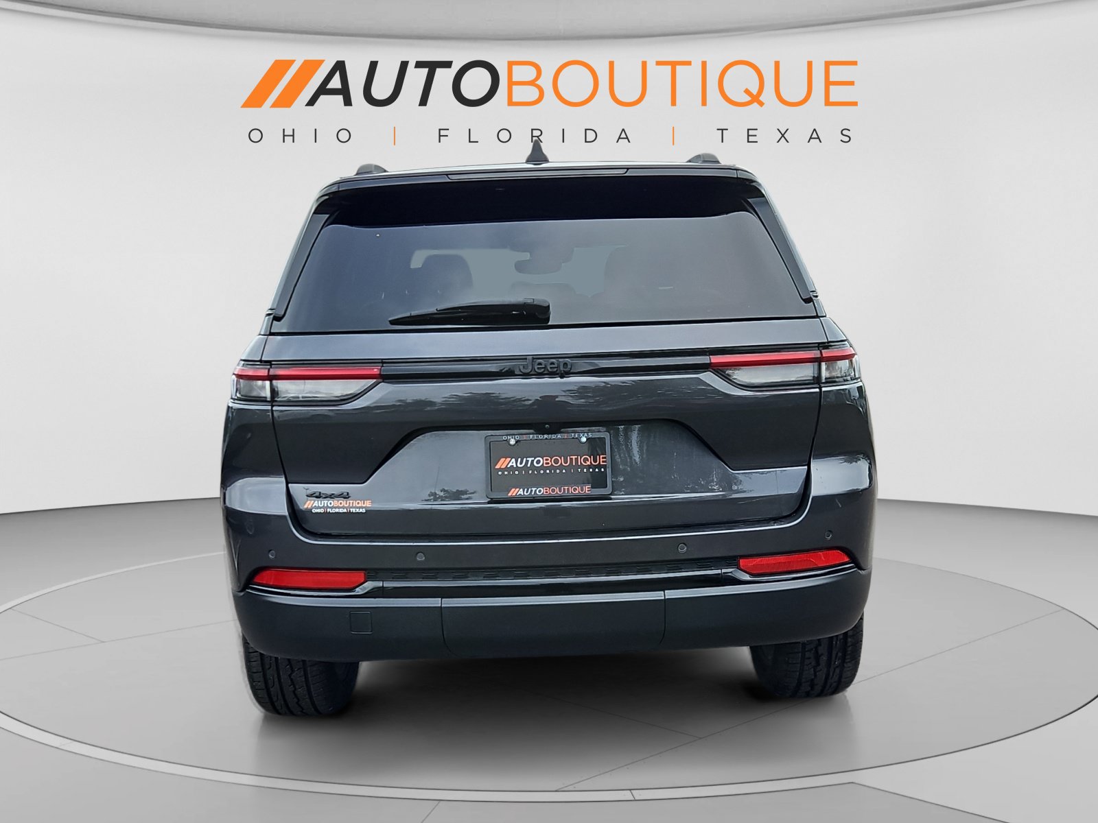 Used 2022 Jeep Grand Cherokee Altitude AWD/4WD image 4