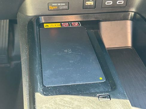 Used 2025 Toyota Camry LE image 28