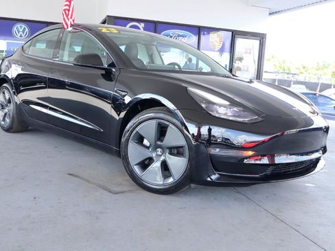 Used 2023 Tesla Model 3 Standard Range RWD image 3