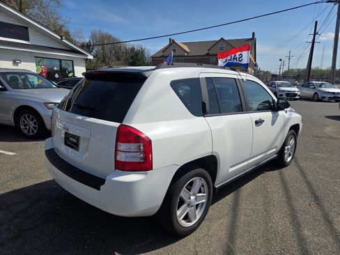 Used 2007 Jeep Compass Sport FWD image 8