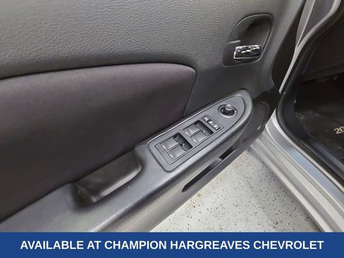 Used 2014 Chrysler 200 LX image 32