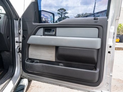 Used 2014 Ford F150 XLT w/ XLT Chrome Package RWD image 42