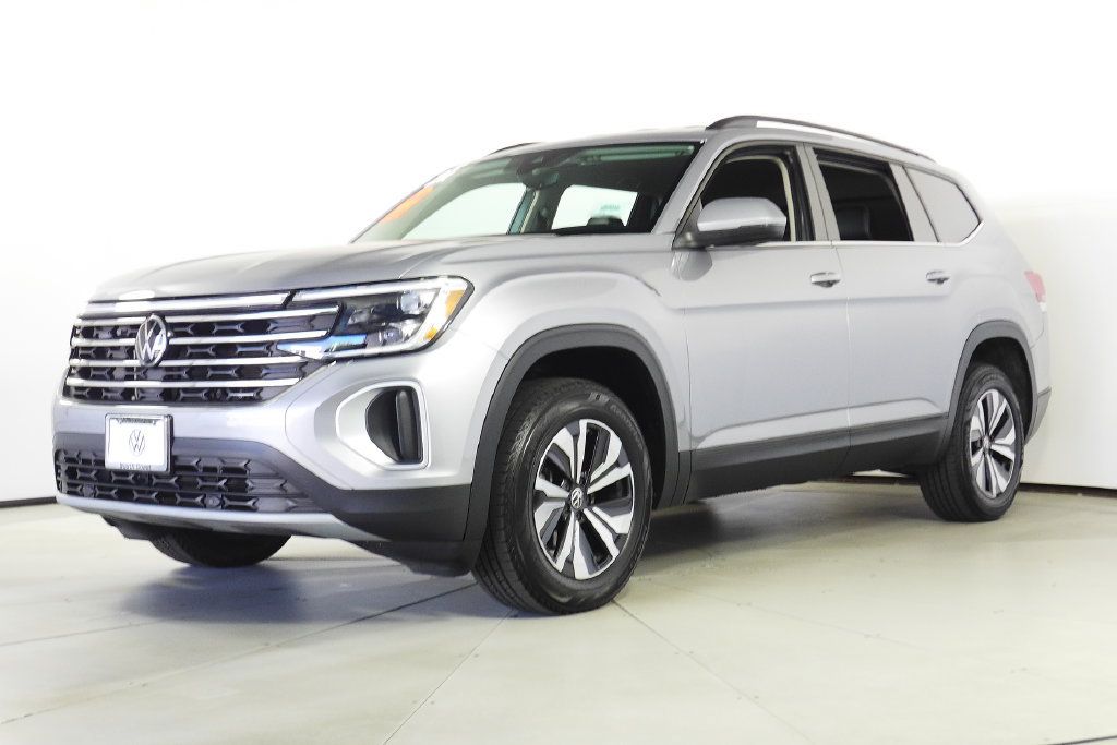 Used 2024 Volkswagen Atlas SE FWD image 2