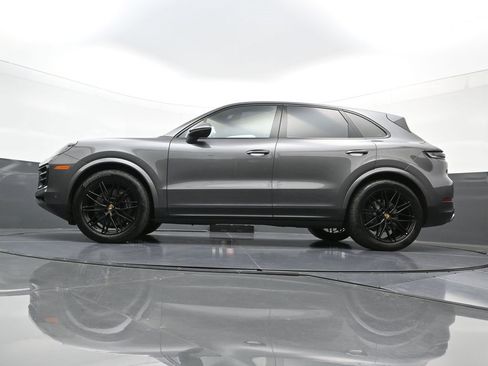 Used 2025 Porsche Cayenne image 24