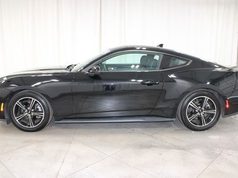 Used 2024 Ford Mustang Coupe image 6