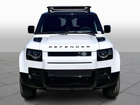 New 2025 Land Rover Defender 90 X-Dynamic SE image 3